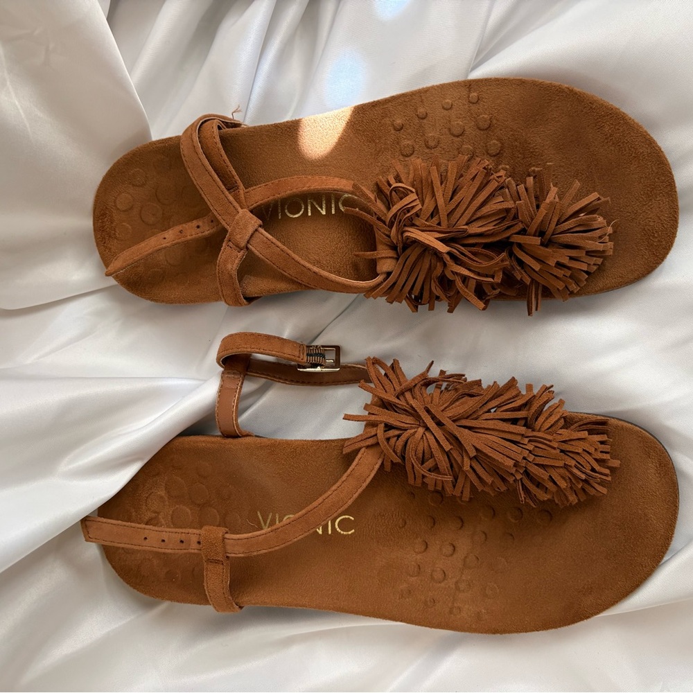 Vionic Women's Tan Fringe Sandals